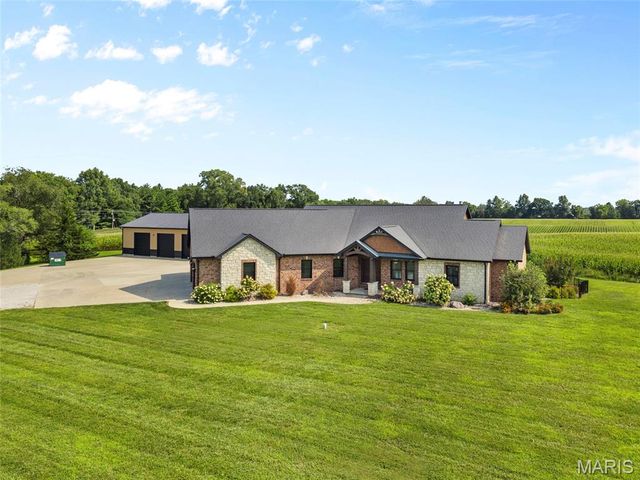 8318 WEST MILL CREEK RD, Troy, IL 62294