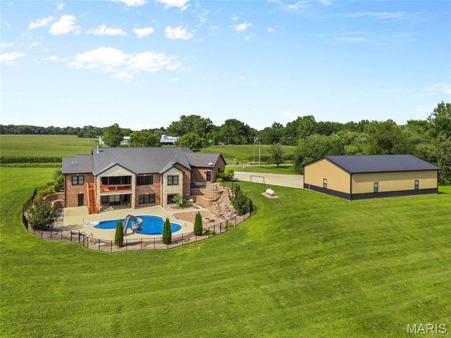 8318 WEST MILL CREEK RD, Troy, IL 62294