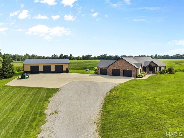 8318 WEST MILL CREEK RD, Troy, IL 62294