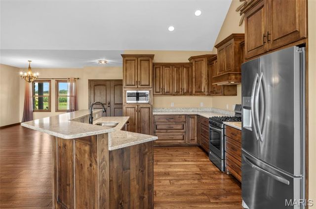 8318 WEST MILL CREEK RD, Troy, IL 62294