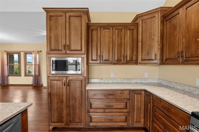 8318 WEST MILL CREEK RD, Troy, IL 62294