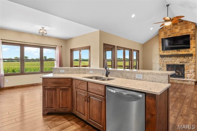8318 WEST MILL CREEK RD, Troy, IL 62294