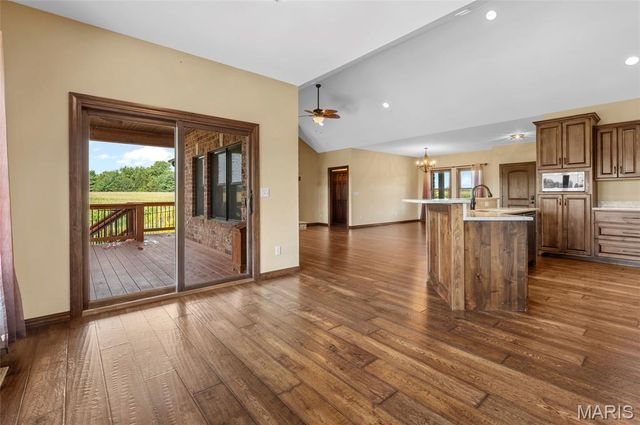 8318 WEST MILL CREEK RD, Troy, IL 62294