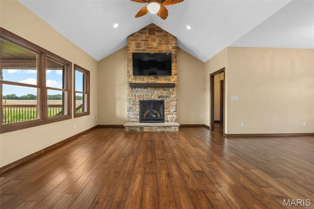 8318 WEST MILL CREEK RD, Troy, IL 62294