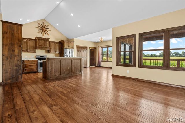 8318 WEST MILL CREEK RD, Troy, IL 62294