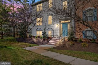 12104 GREENWAY CT #101, Fairfax, VA 22033