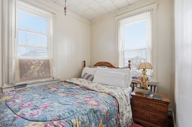 38 Schley St, Newark City, NJ 07112
