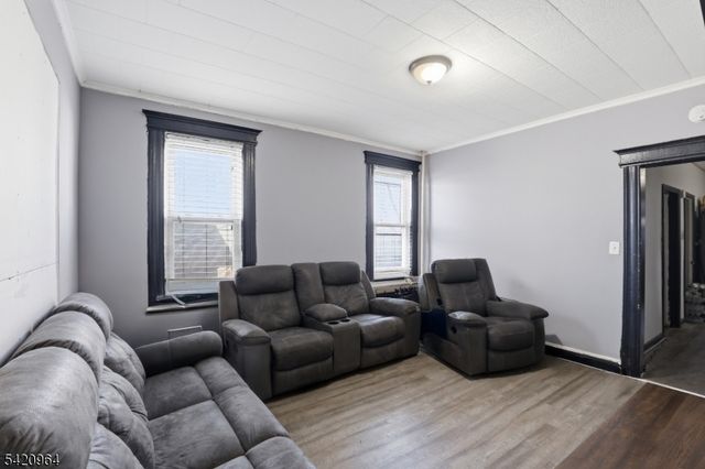 38 Schley St, Newark City, NJ 07112