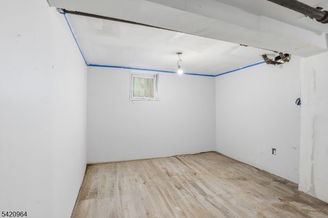 38 Schley St, Newark City, NJ 07112