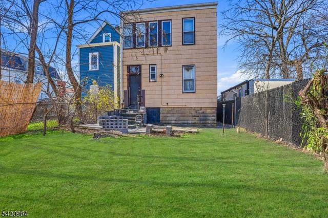 38 Schley St, Newark City, NJ 07112