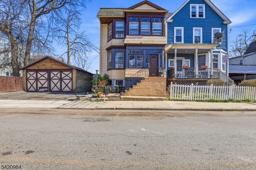 38 Schley St, Newark City, NJ 07112