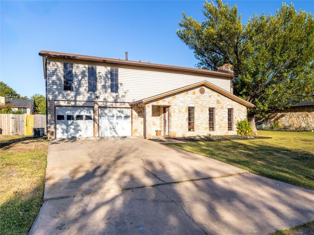 2104 Donna DR, Taylor, TX 76574