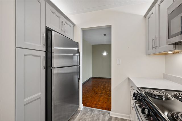 363 S Highland Ave 803, Shadyside, PA 15206