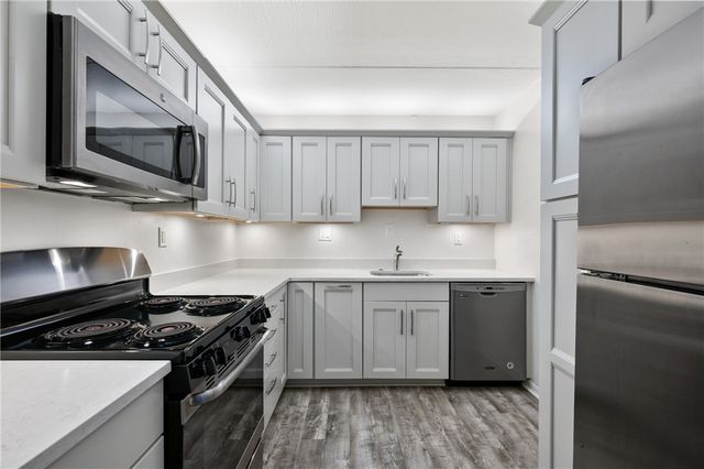 363 S Highland Ave 803, Shadyside, PA 15206