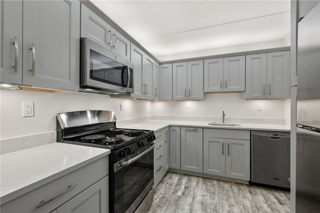 363 S Highland Ave 803, Shadyside, PA 15206