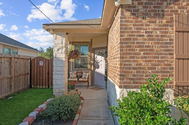 1585 Road 5102, Cleveland, TX 77327