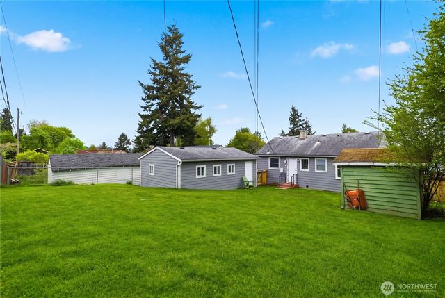 9831 33rd Avenue SW, Seattle, WA 98126