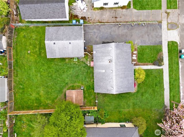 9831 33rd Avenue SW, Seattle, WA 98126