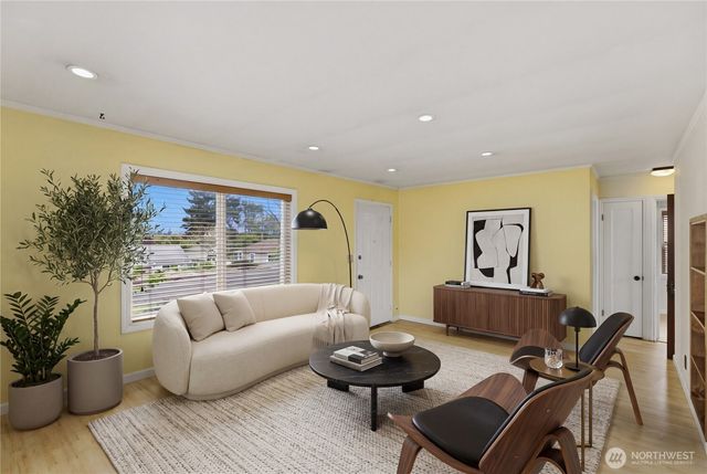 9831 33rd Avenue SW, Seattle, WA 98126