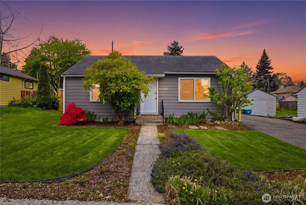 9831 33rd Avenue SW, Seattle, WA 98126