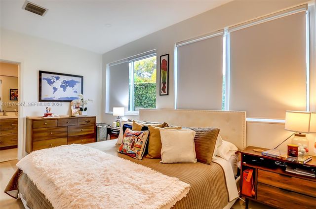 3641 SW 13th Ter, Miami, FL 33145