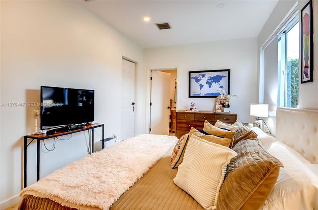 3641 SW 13th Ter, Miami, FL 33145