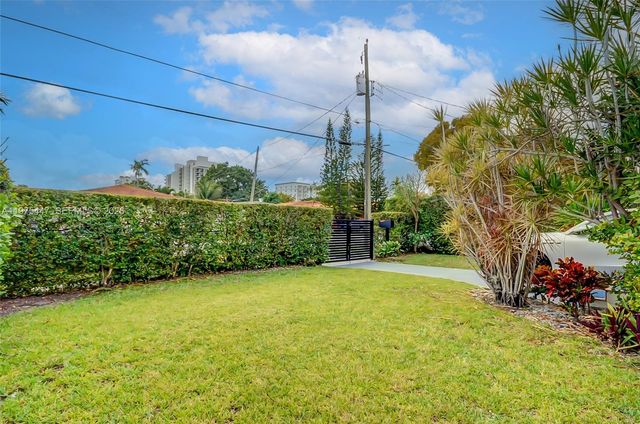 3641 SW 13th Ter, Miami, FL 33145