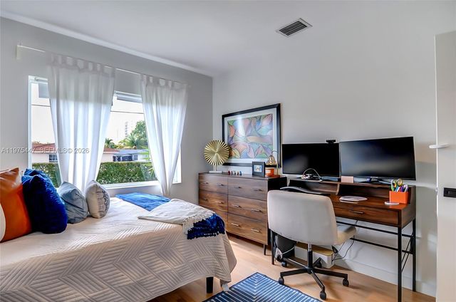 3641 SW 13th Ter, Miami, FL 33145