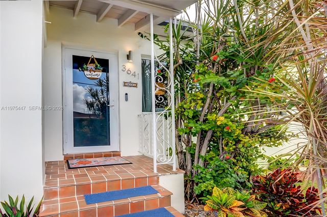 3641 SW 13th Ter, Miami, FL 33145