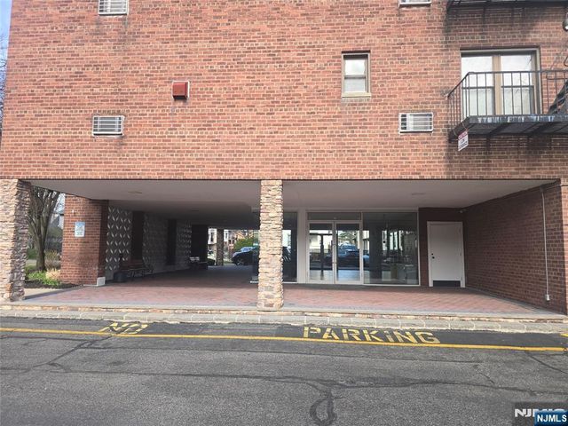 275 Hoym Street 3G, Fort Lee, NJ 07024