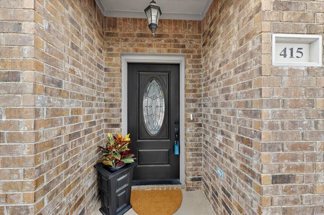 415 Hidden Ridge Drive, Burleson, TX 76028