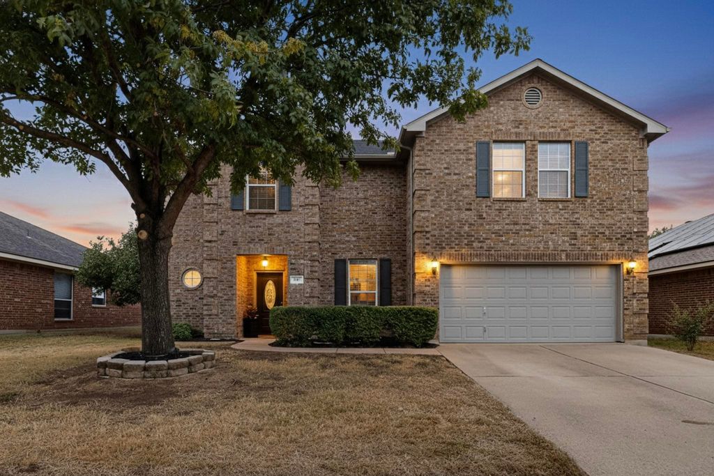 415 Hidden Ridge Drive, Burleson, TX 76028