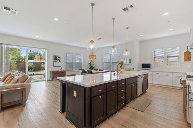 3420 Grove Cir, Loomis, CA 95650