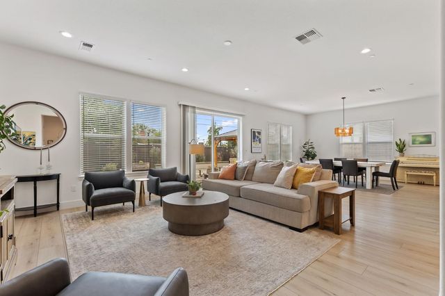 3420 Grove Cir, Loomis, CA 95650