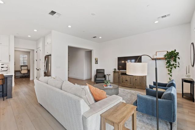 3420 Grove Cir, Loomis, CA 95650