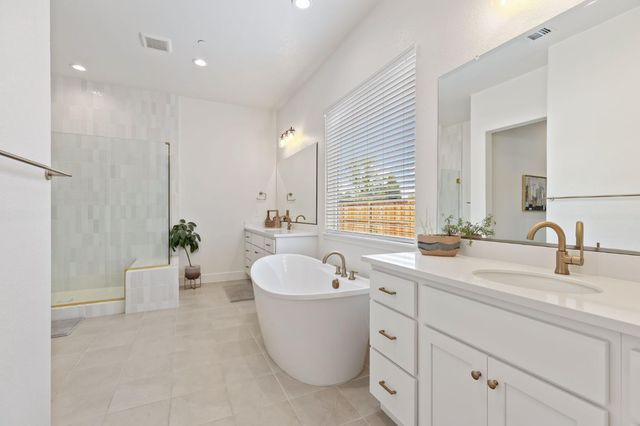 3420 Grove Cir, Loomis, CA 95650