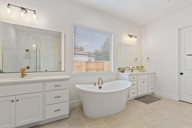 3420 Grove Cir, Loomis, CA 95650