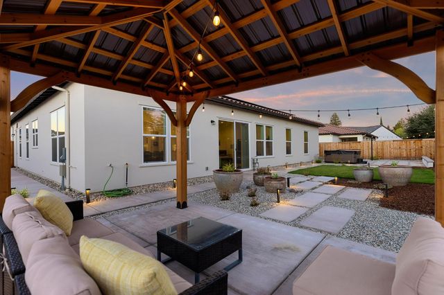 3420 Grove Cir, Loomis, CA 95650