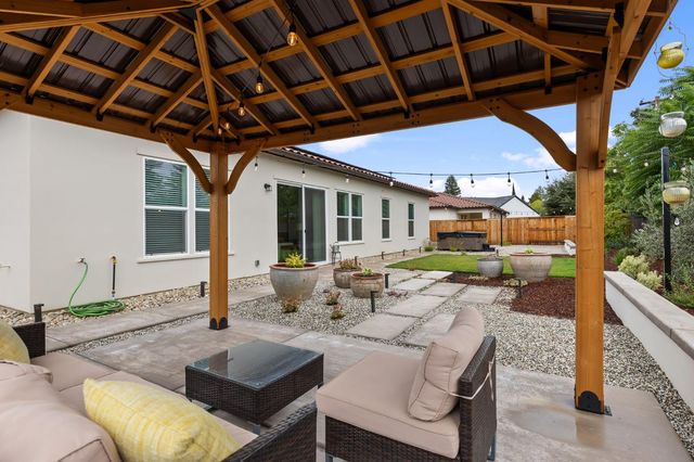 3420 Grove Cir, Loomis, CA 95650