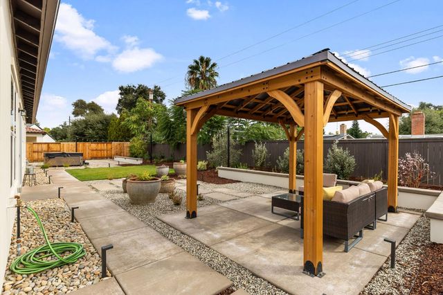 3420 Grove Cir, Loomis, CA 95650