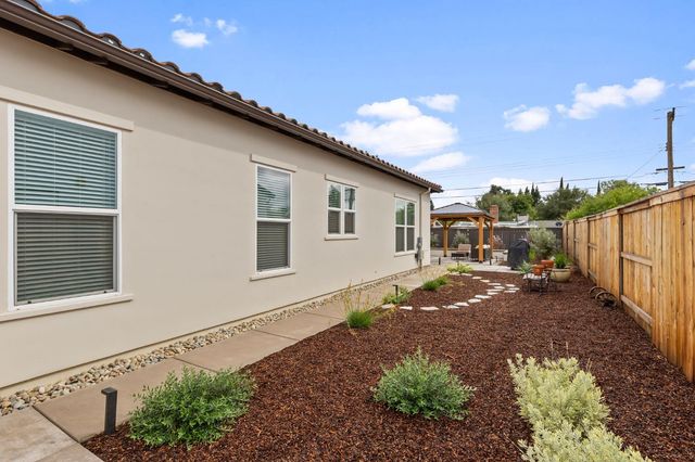 3420 Grove Cir, Loomis, CA 95650