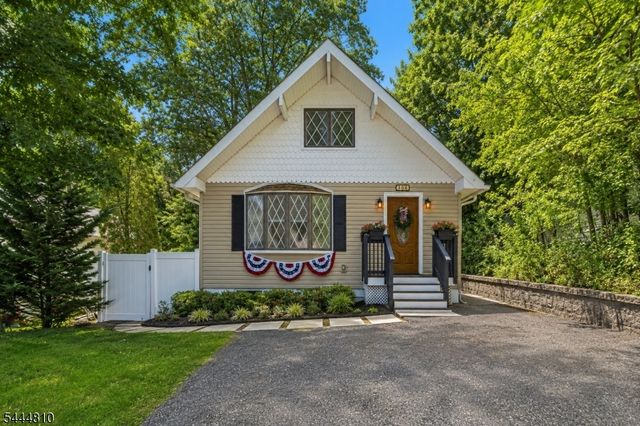 306 West End Ave, Hopatcong Boro, NJ 07843