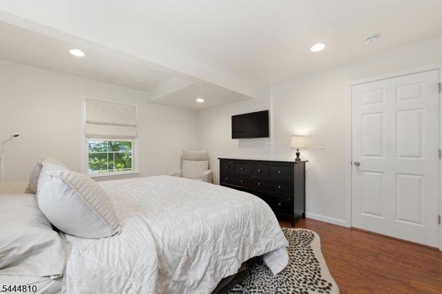 306 West End Ave, Hopatcong Boro, NJ 07843