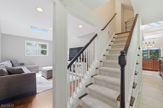 306 West End Ave, Hopatcong Boro, NJ 07843
