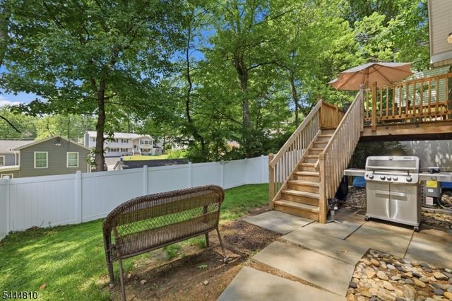 306 West End Ave, Hopatcong Boro, NJ 07843