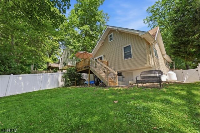 306 West End Ave, Hopatcong Boro, NJ 07843
