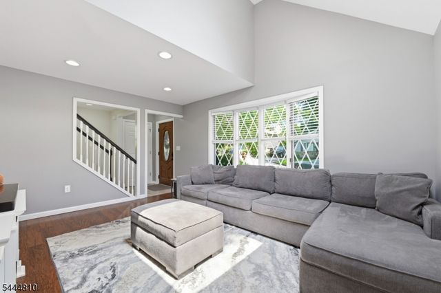 306 West End Ave, Hopatcong Boro, NJ 07843