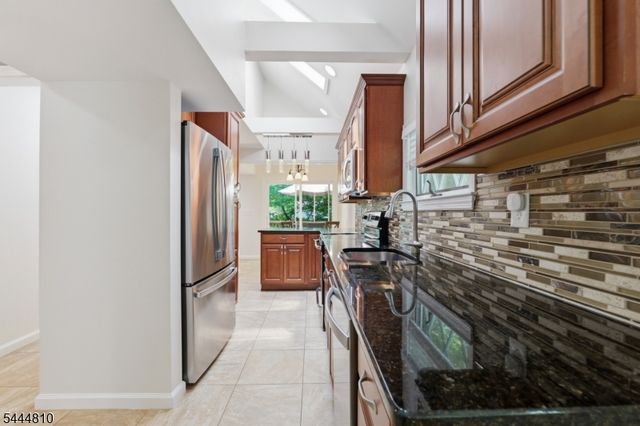 306 West End Ave, Hopatcong Boro, NJ 07843