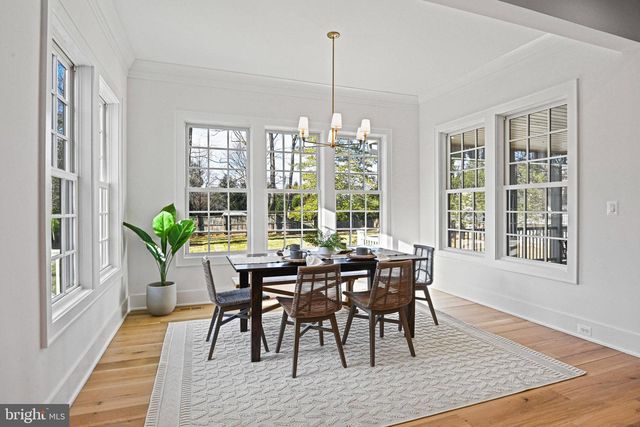 352 AYR HILL AVE NE, Vienna, VA 22180