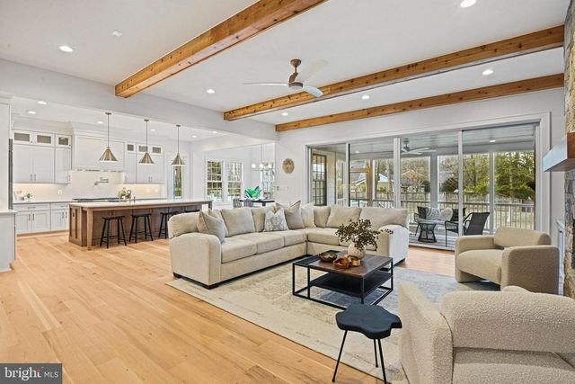 352 AYR HILL AVE NE, Vienna, VA 22180